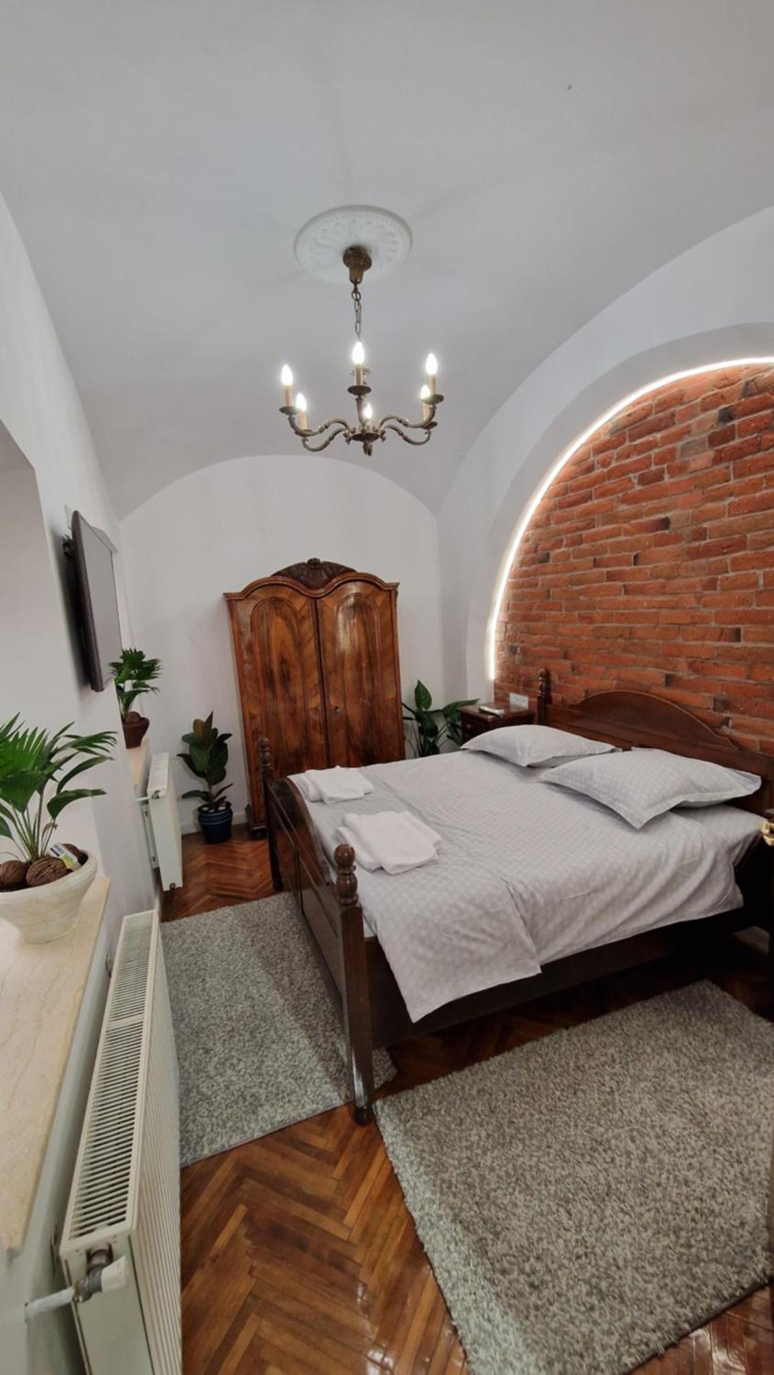Balcescu Apartment